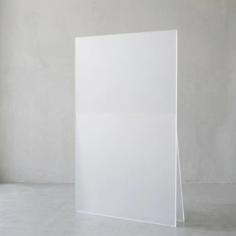 [6023] Acrilico BLANCO 425 Translucido MASTERFLEX  122 x 244 cm - 2 mm Espesor
