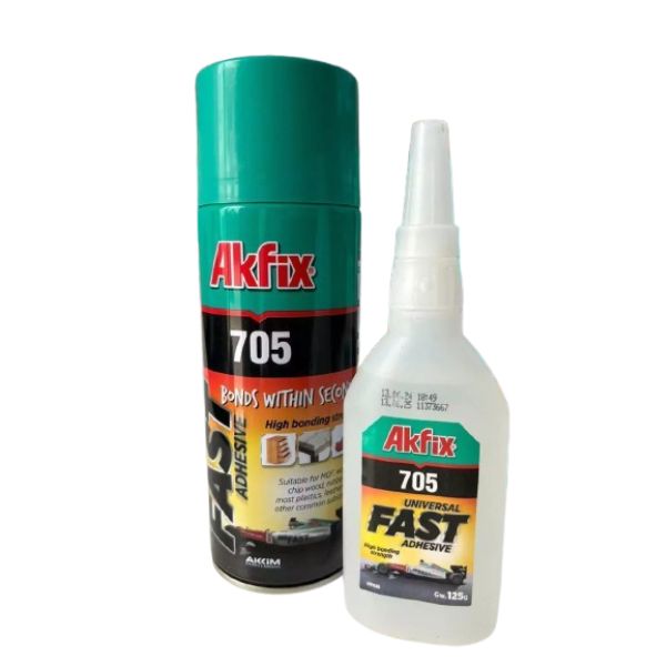 [4686] Pegatutti — Kit Akfix 705 (spray activador 400ml + cola instantanea 100g)